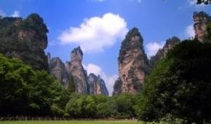 （秘探猛洞河）张家界玻璃桥芙蓉镇凤凰古城双飞5日游